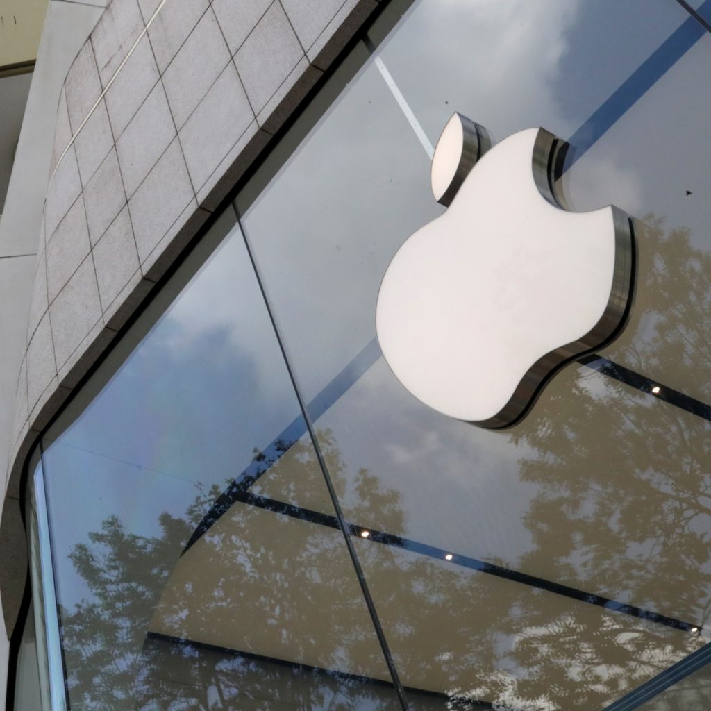 Ações da Apple avançam com rumores sobre plano de oferta de parcelamento de produtos