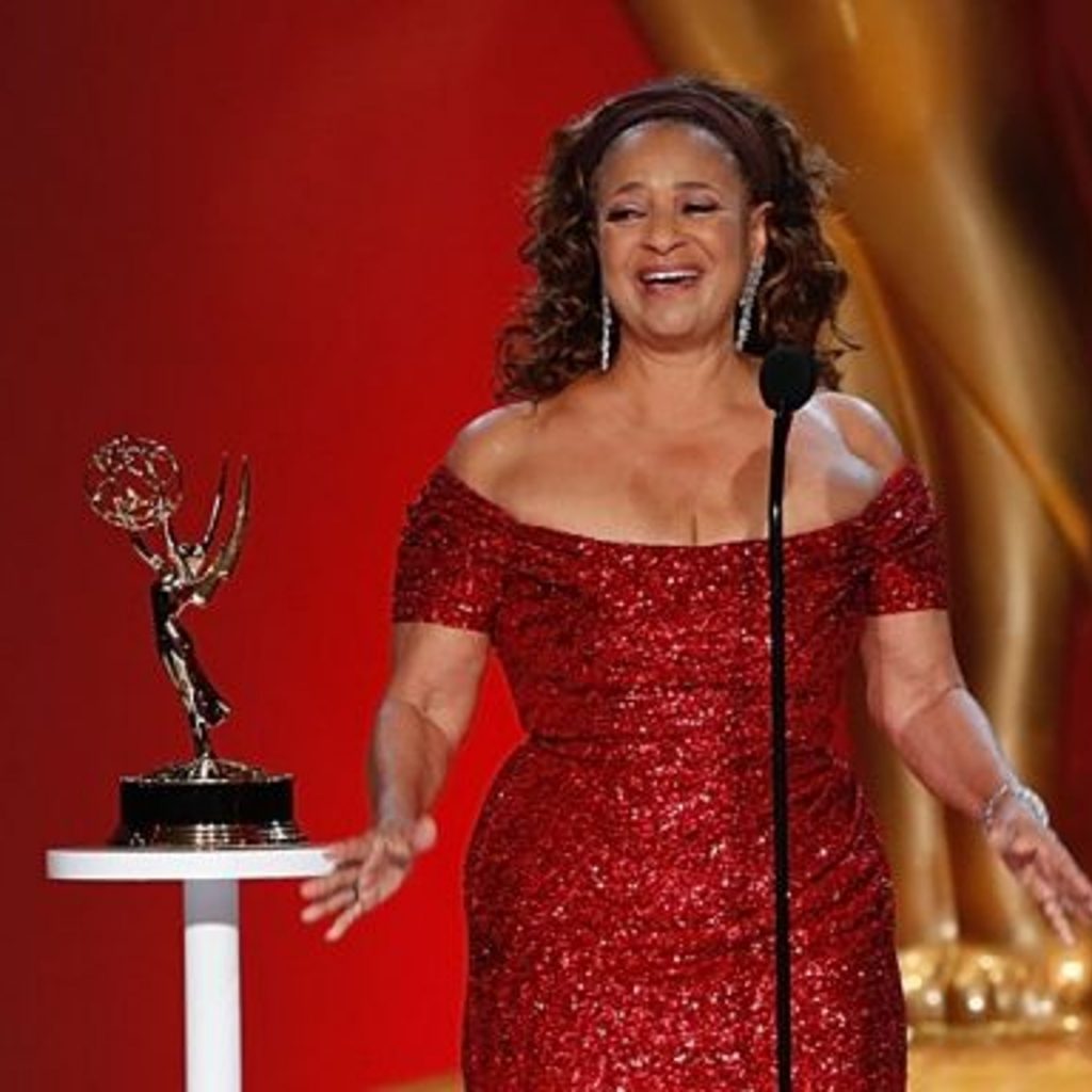 Debbie Allen é a primeira mulher negra a receber a premiação mais importante do Emmy