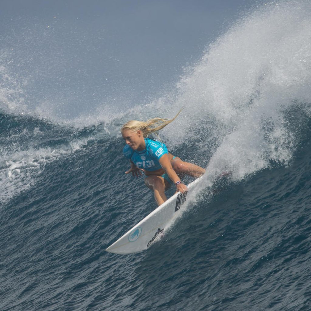 Tatiana Weston-Webb é vice no Circuito Mundial de surfe feminino