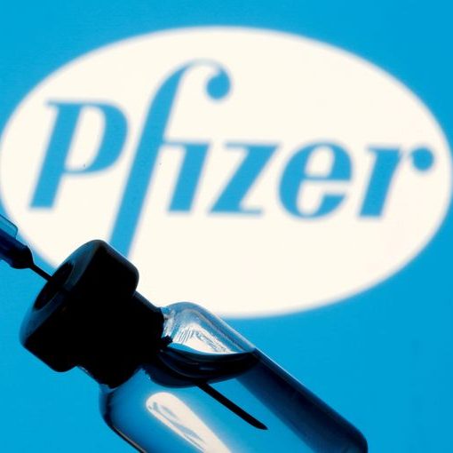 Pfizer diz que sua vacina contra Covid é eficaz contra nova variante